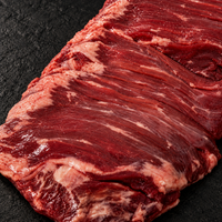 Close-up van de vleesstructuur van bavette – Meat & Go