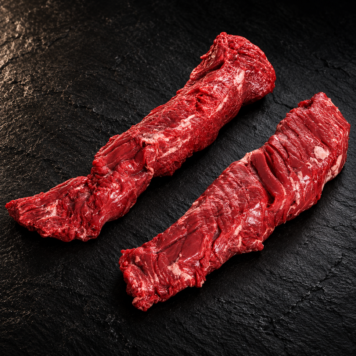 Rund-longhaas op donkere natuursteen – Meat & Go